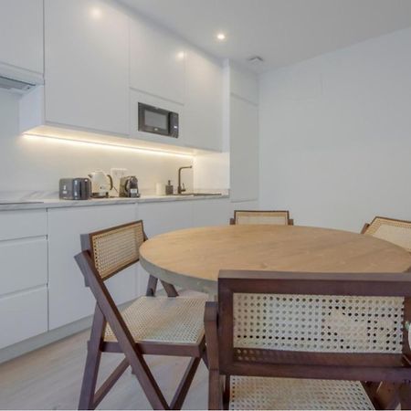 Tu Alojamiento Para 6 En Malasana Ven A San Bernardo 20 Madrid Exterior foto